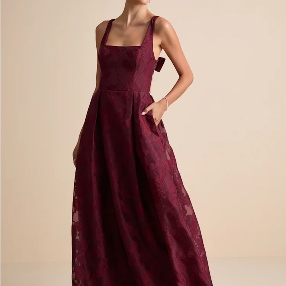 NWT. Lulu's Aura Burgundy Tie-back Dress